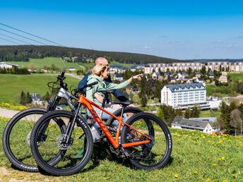 Mit E-Bike & Schwebebahn durchs Erzgebirge