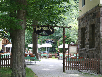 Wasserbettromantik mit Sekt fast über den Wolken & Candlelight-Dinner