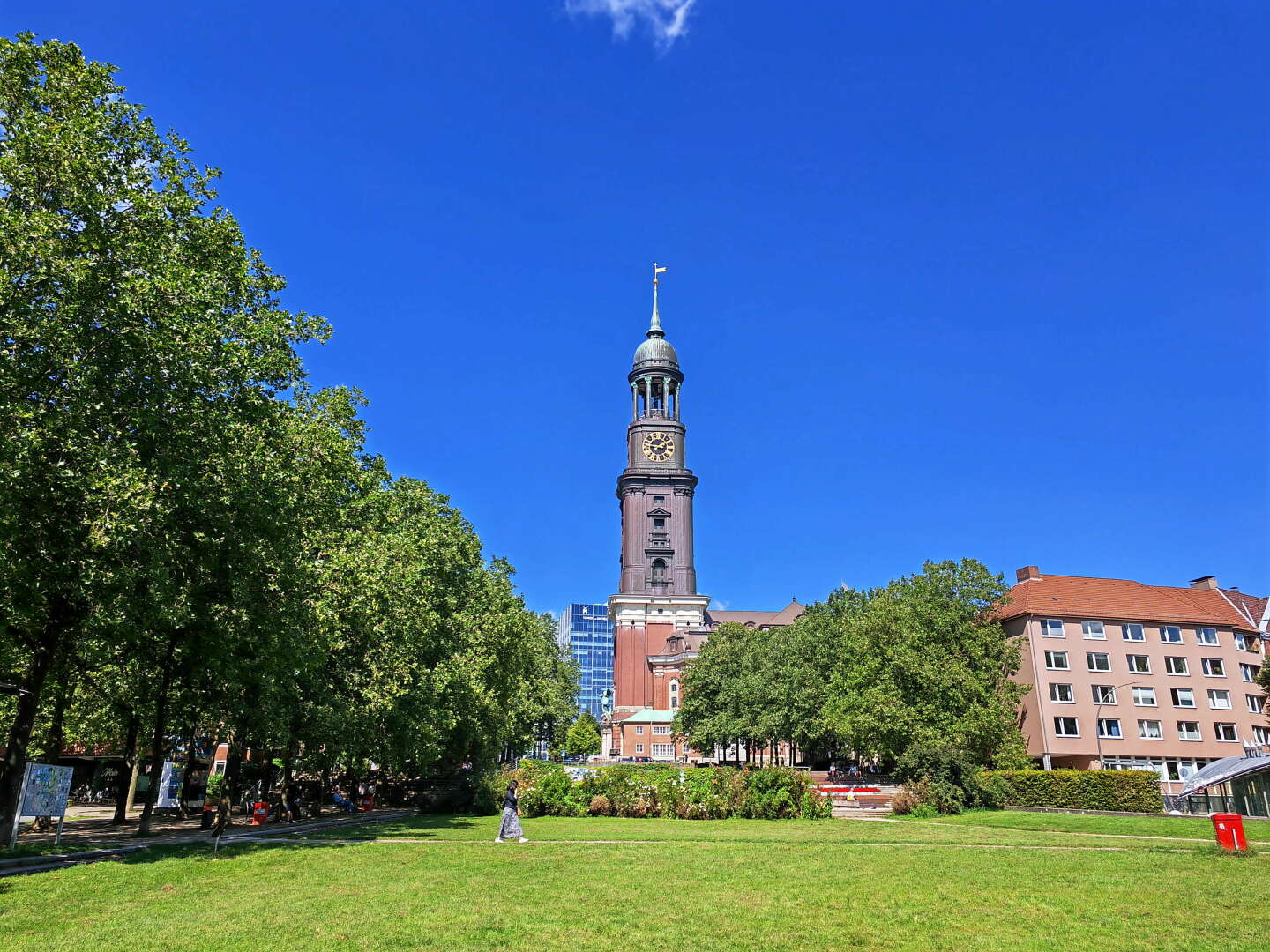 4 Tage die Metropole Hamburg erleben mit Bus und Bahn