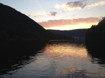 Mosel Romantik in den Weinbergen inkl. Candlelight Dinner & Moselüberfahrt