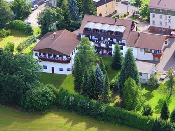 Mitten im Wald mit Aussichtsturm Himmelsglück 