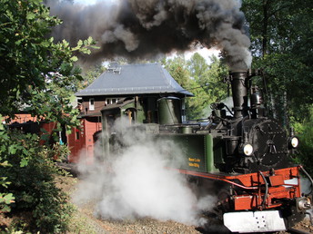 4 Tage Romantik Pur im Zittauer Gebirge inkl. 3- Gang- Menü & Fahrt mit der Dampfeisenbahn