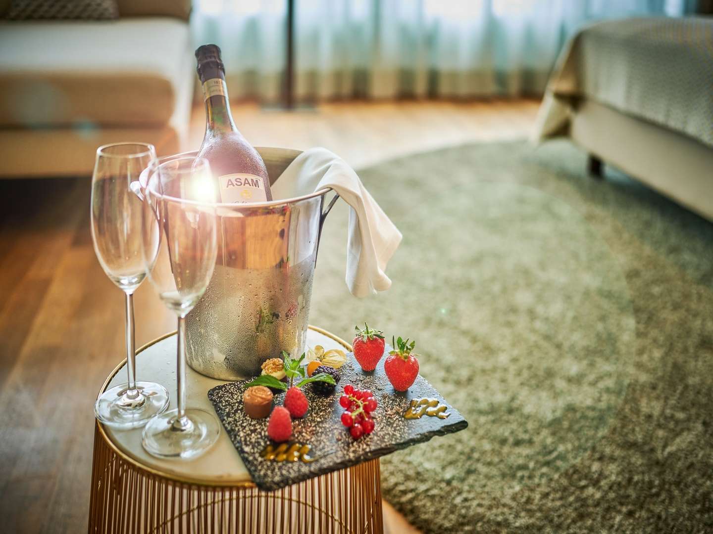 Honeymoon - Rendevouz in einer Suite mit Champagner