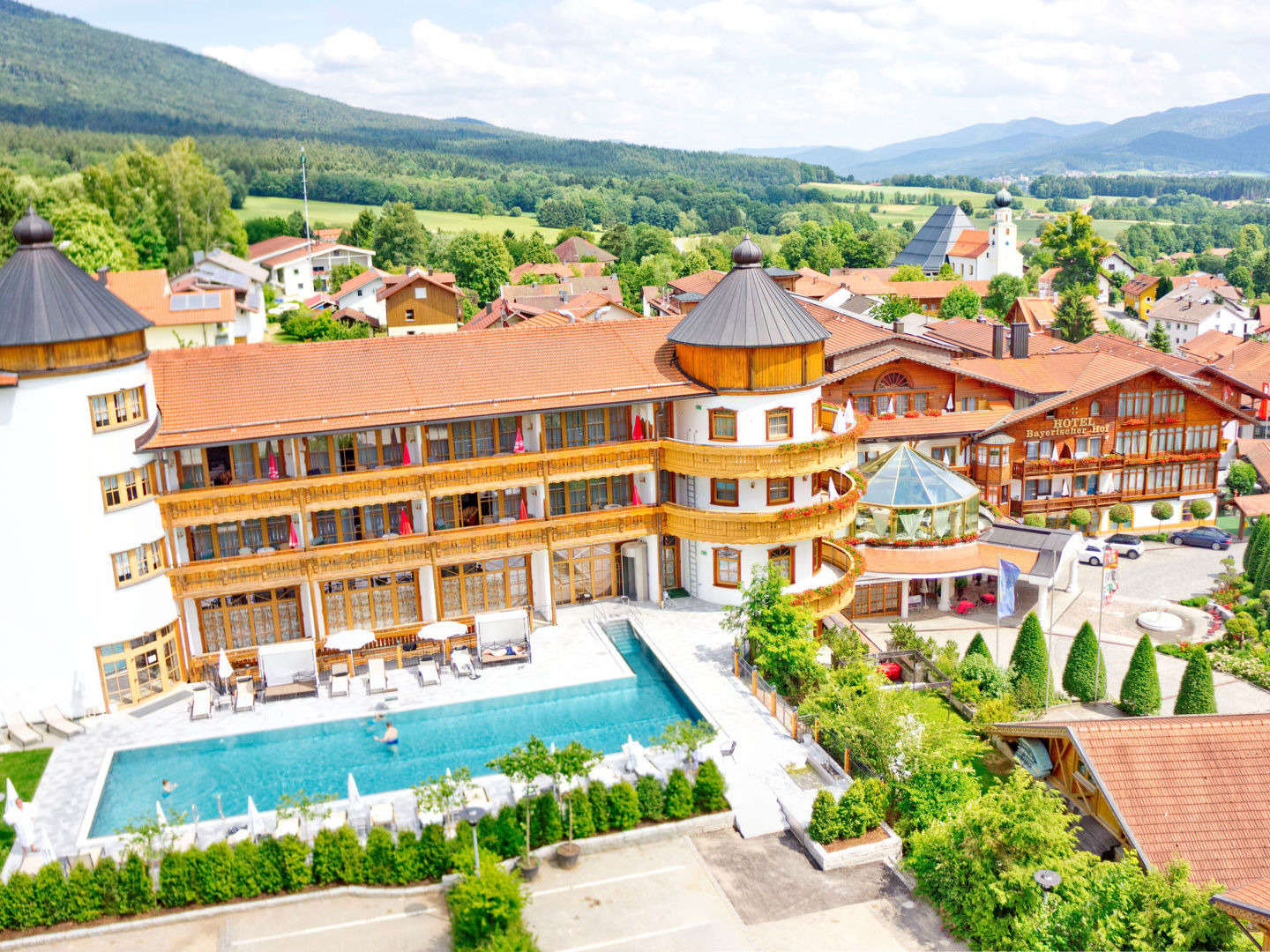 Verwöhnwochenende im Bayerischen Hof inkl. Halbpension, Massage und Sprudelbad