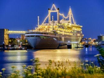 Kurzurlaub auf einem ehemaligen Kreuzfahrtschiff in Rotterdam 3 Nächte