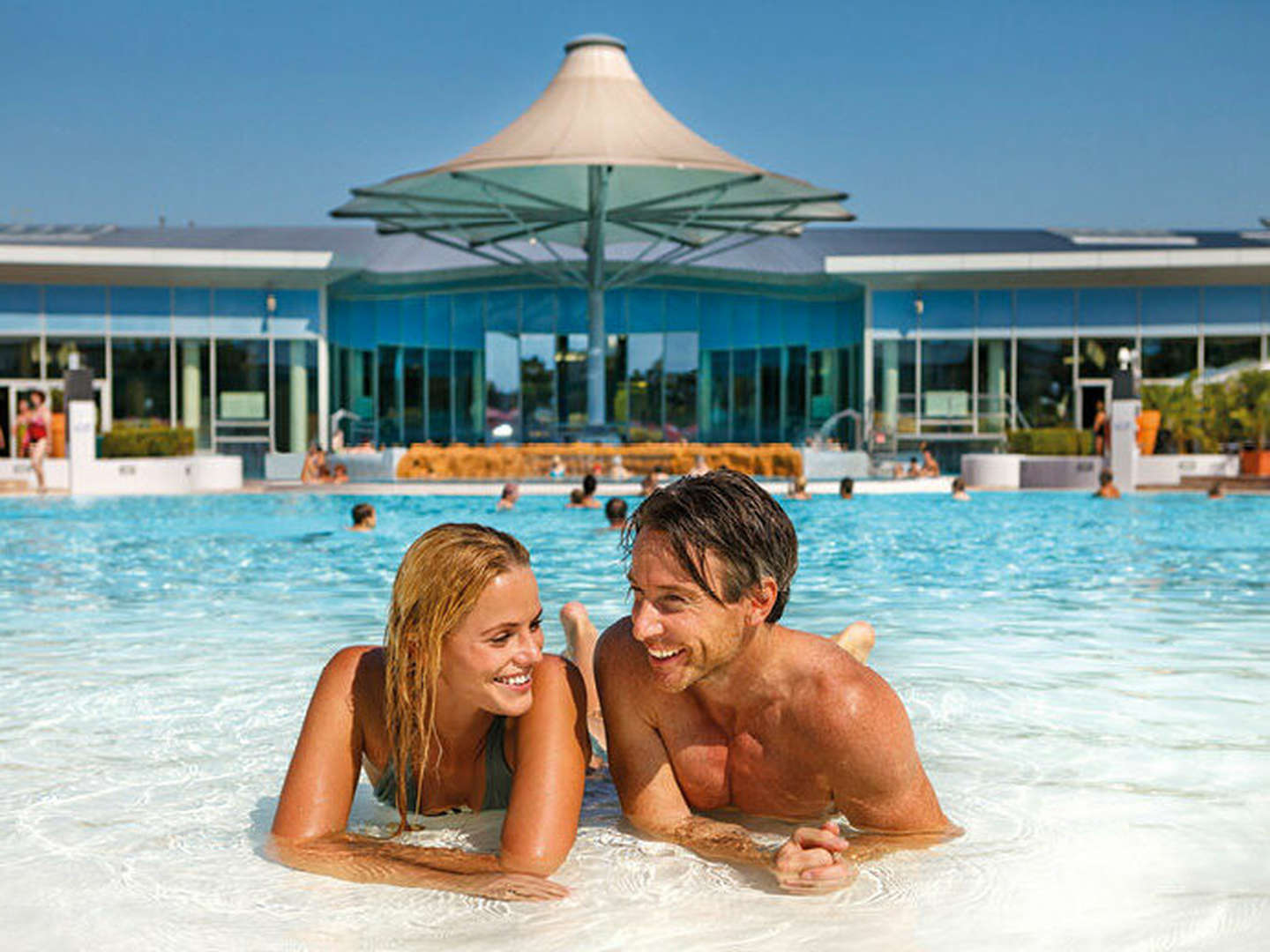 Relaxen in der Therme Laa inkl. Relax Liege & Refreshements | 2 Nächte