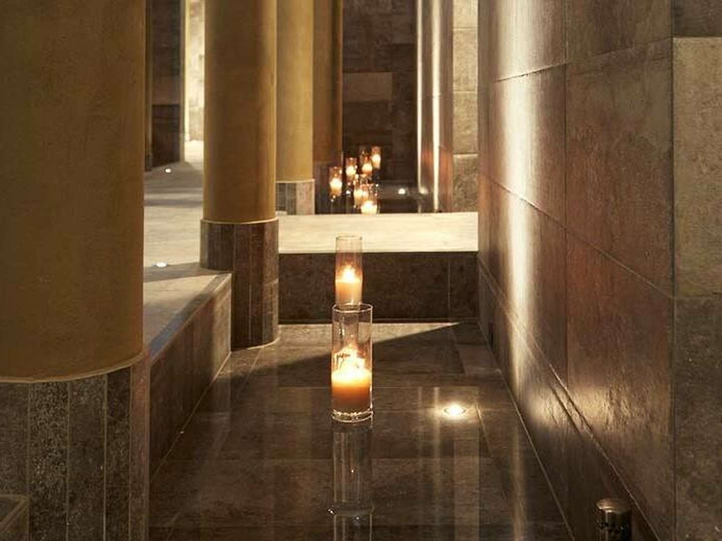 Relaxen in der Therme Laa inkl. Relax Liege & Refreshements | 2 Nächte