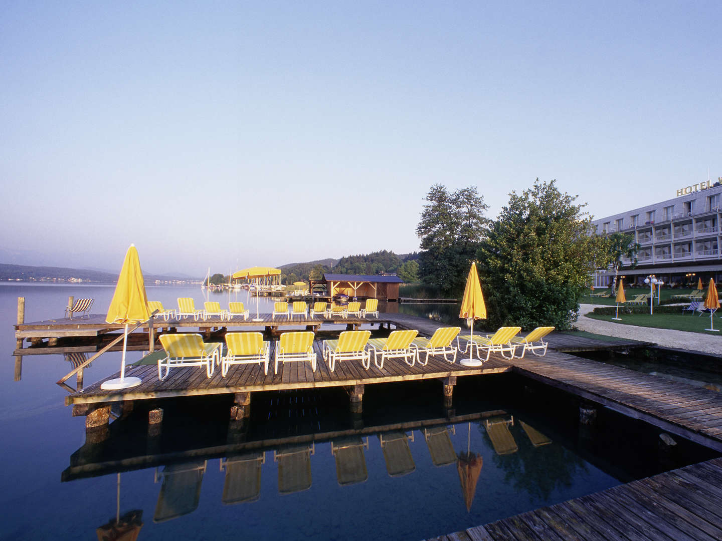 Bed & Breakfast - 1. Reihe fußfrei am Wörthersee  | 4 Nächte   