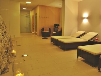 Relax Deluxe - Die besondere Art zu Entspannen inkl. Therme & Massage