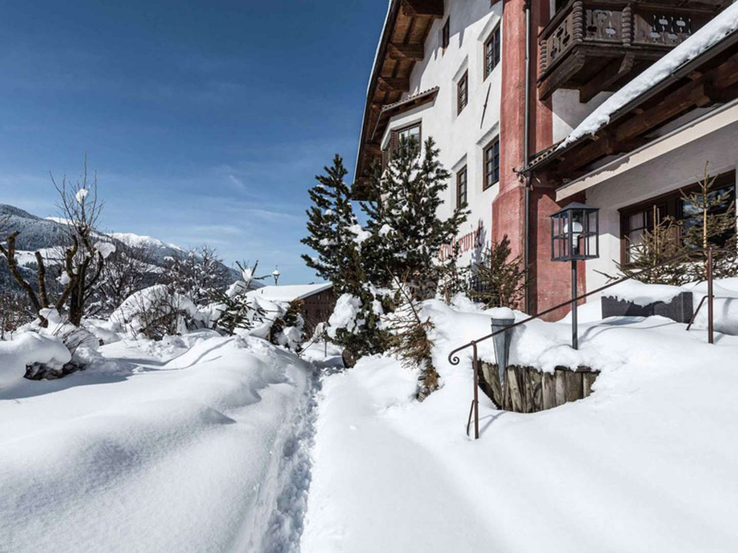 Winterliche Auszeit in Osttirol inkl. Halbpension - Skibushaltestelle direkt beim Hotel