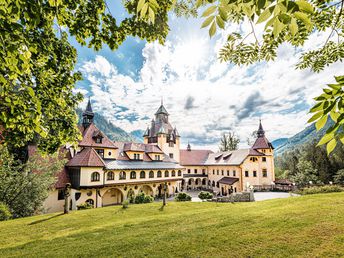 Schneeschuhgeflüster im Naturhotel Schloss Kassegg - erkunden Sie die wunderschöne Landschaft 