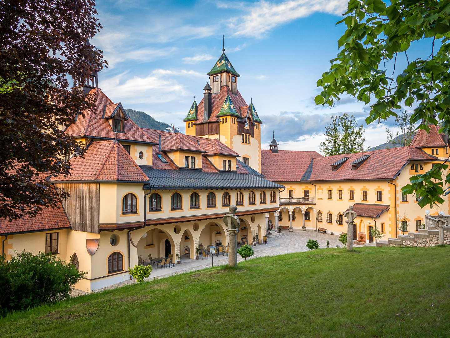 Goldener Herbst und Wildzeit im Naturhotel Schloss Kassegg inkl. Wildmenü & Eintritt Stift Admont