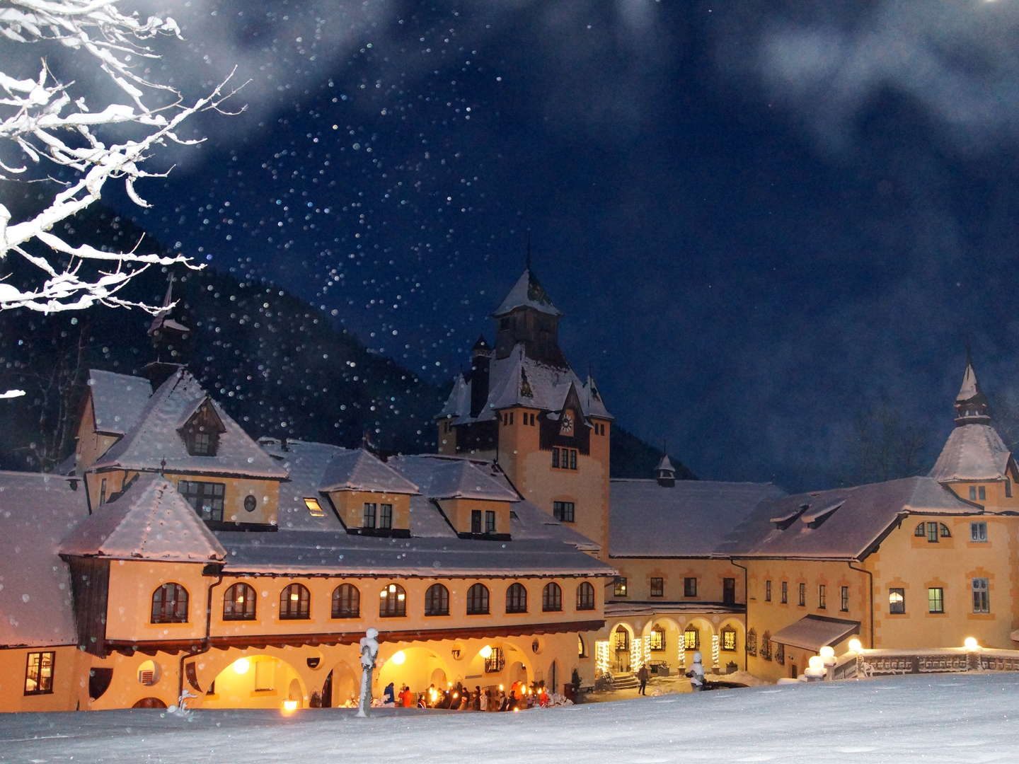 Schneeschuhgeflüster im Naturhotel Schloss Kassegg - erkunden Sie die wunderschöne Landschaft 