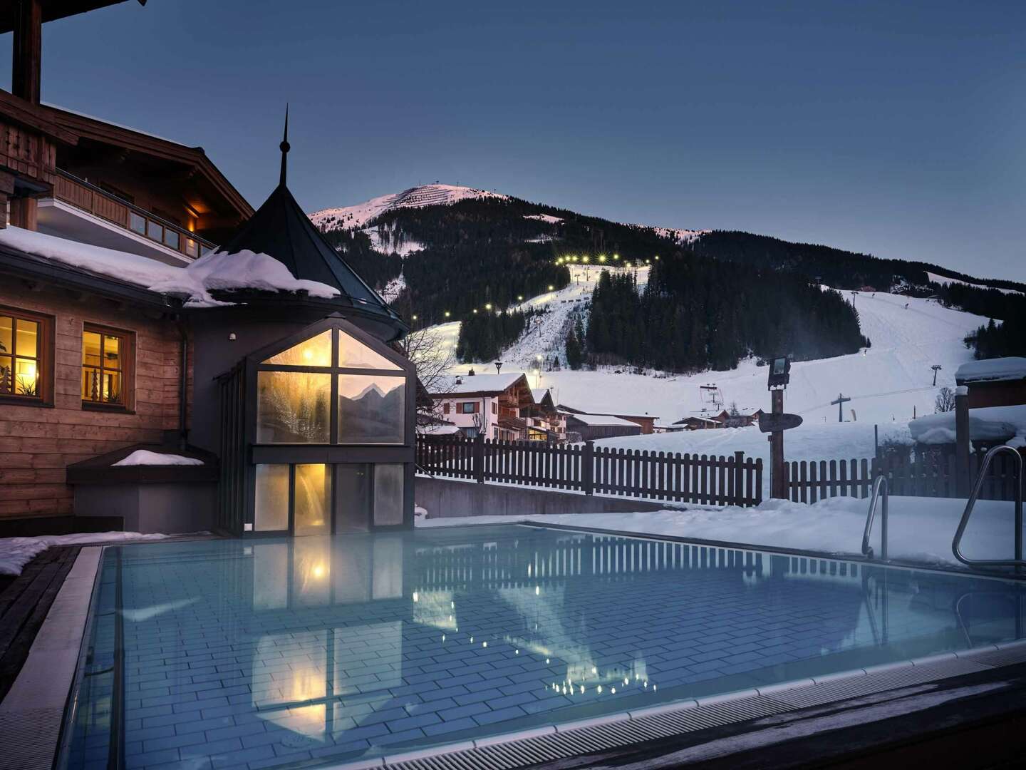 Sommerurlaub in Saalbach Hinterglemm mit Rooftop-Relax-Area | 5 Nächte