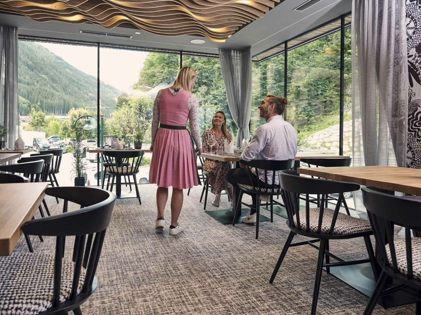 Sommerurlaub in Saalbach Hinterglemm mit Rooftop-Relax-Area | 5 Nächte