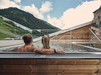 Sommerurlaub in Saalbach Hinterglemm mit Rooftop-Relax-Area | 6 Nächte