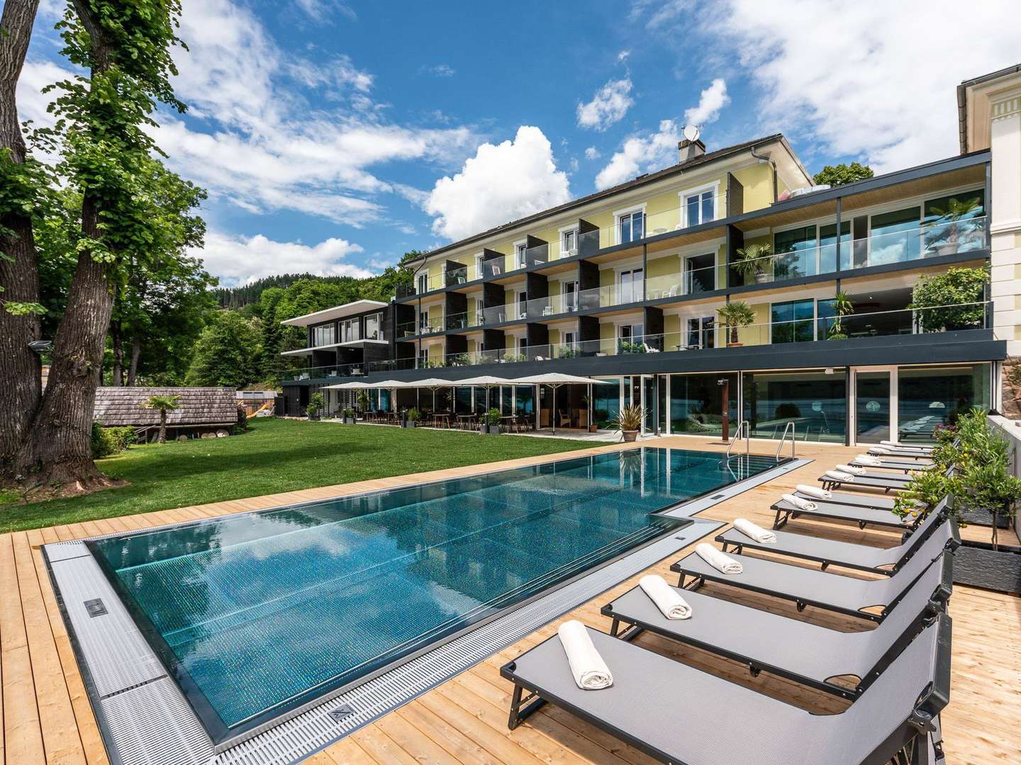 Kurzurlaub am Millstätter See mit Privatstrand & Infinitypool | 6 Nächte