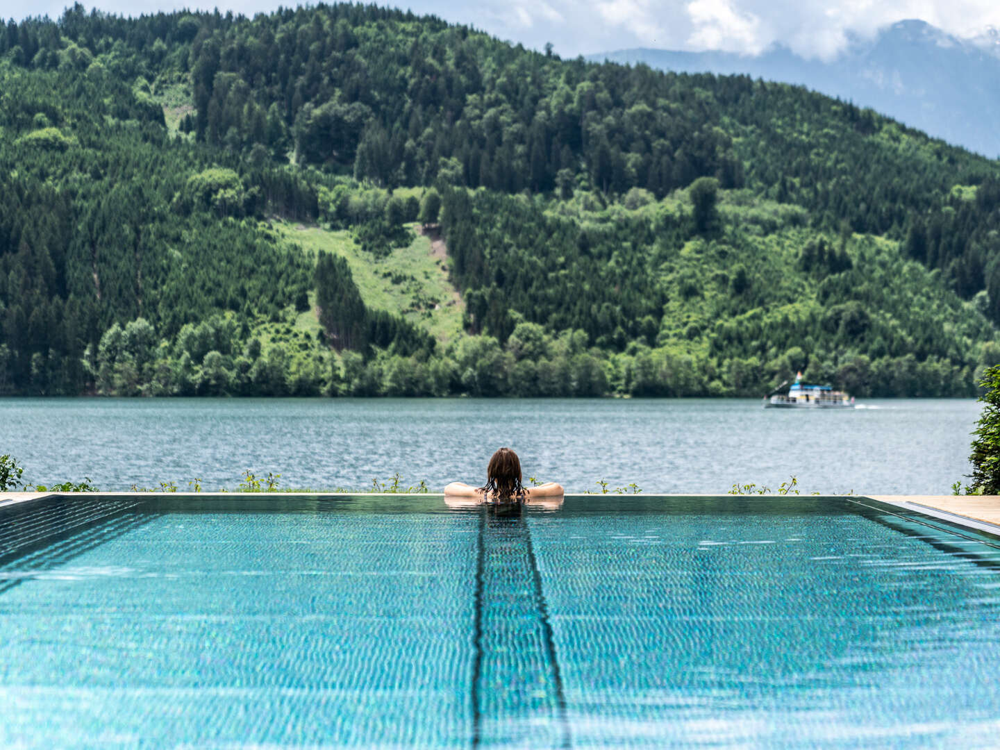 Kurzurlaub am Millstätter See mit Privatstrand & Infinitypool | 1 Nacht 