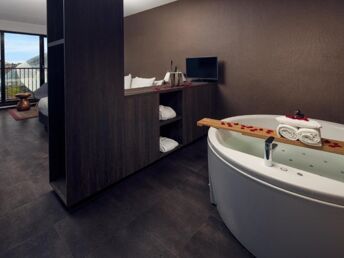 Wellnessurlaub in Eindhoven mit Whirlpool im Zimmer 1 Nacht