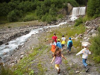 Familienurlaub im Brandnertal mit professioneller Kinderbetreuung | 7 Nächte