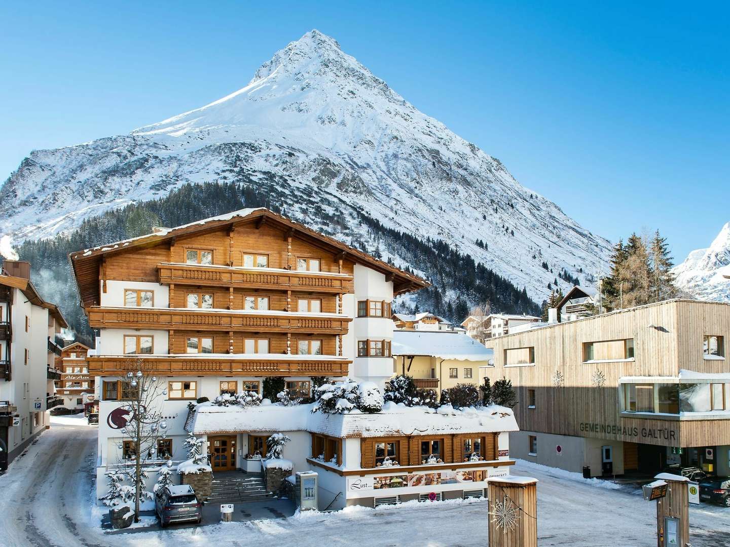 Sonnenskilauf in Galtür - Winter in Tirol