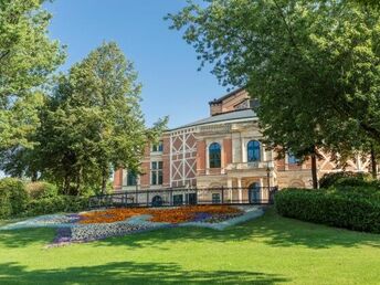 Wellness & Kultur in Kulmbach - mit Lohengrin Therme Bayreuth & Plassenburg