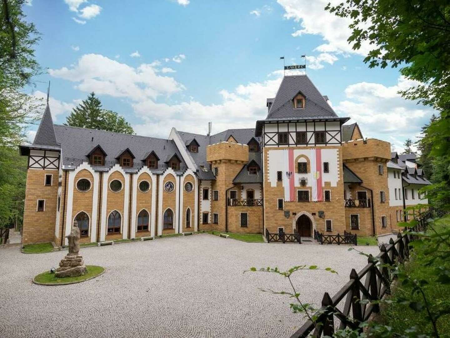 5 Tage Wohlfühlen im Schloss Luzec  - 5 Nächte mit Halbpension und Behandlungen