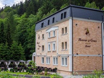 Luxusunterkunft mit Privat-Wellness im Waldhotel Honour and Grace - 2 Nächte									  