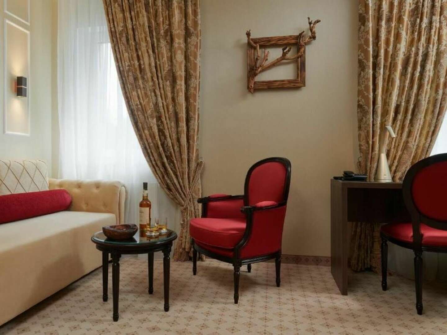 Luxuriöser Aufenthalt im Waldhotel Honour and Grace mit Halbpension - 4 Nächte							 