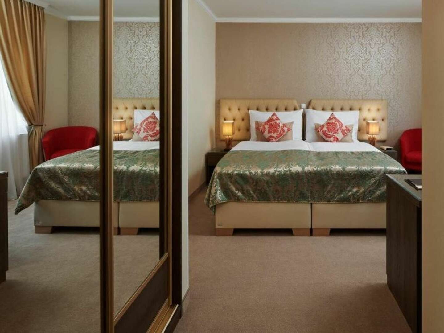 Luxuriöser Aufenthalt im Waldhotel Honour and Grace mit Halbpension - 4 Nächte							 