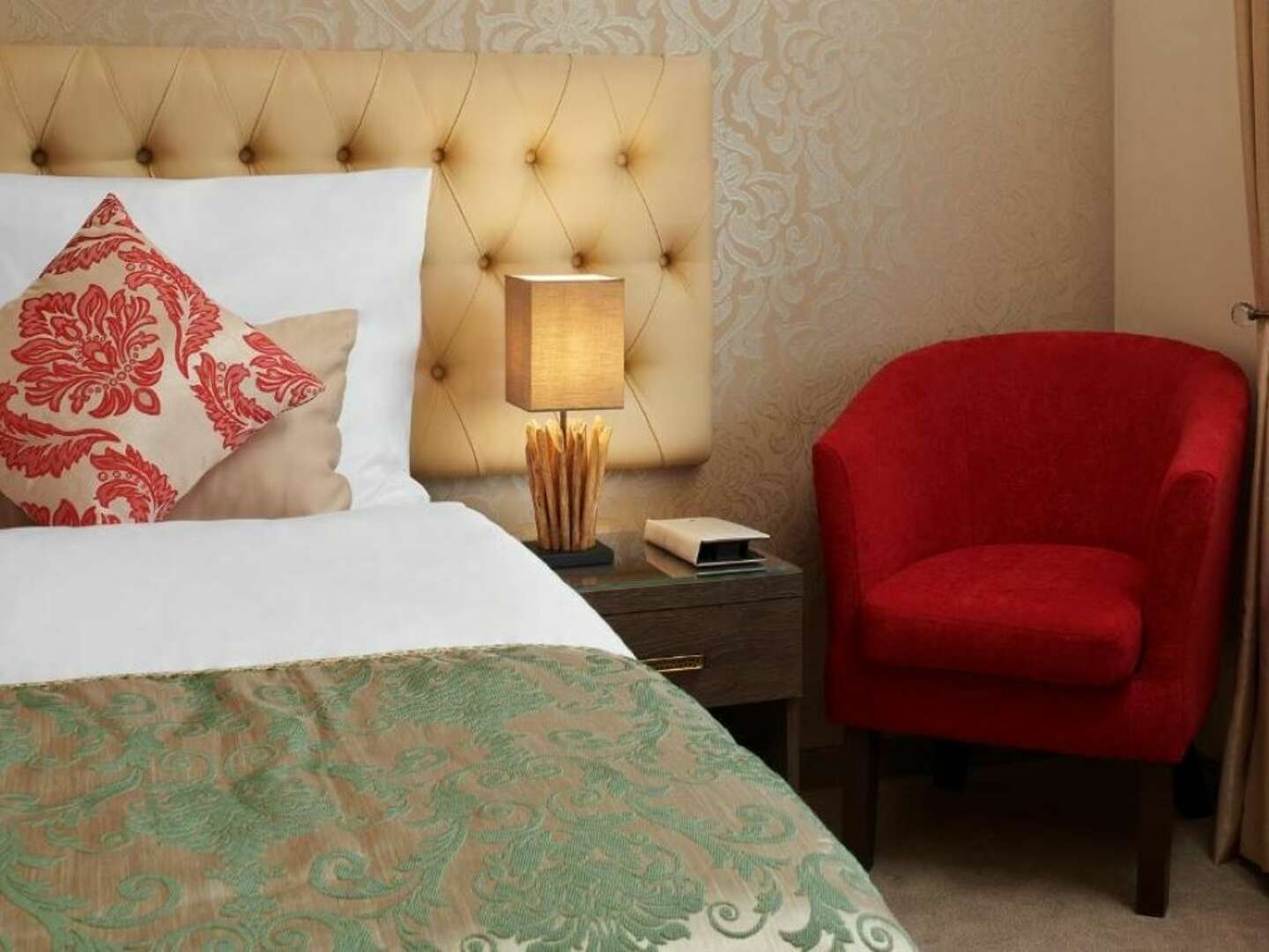 Luxuriöser Aufenthalt im Waldhotel Honour and Grace mit Halbpension - 4 Nächte							 