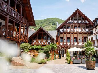 8 Tage Aktivurlaub: Entspannung am Flussufer der Mosel und Verwöhnzeit in der Vulkaneifel Therme