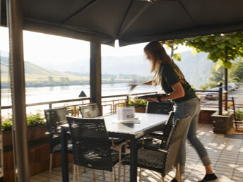 8 Tage Aktivurlaub: Entspannung am Flussufer der Mosel und Verwöhnzeit in der Vulkaneifel Therme ´25