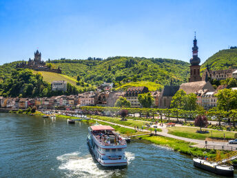 4 Tage Aktivurlaub: Entspannung am Flussufer der Mosel und Verwöhnzeit in der Vulkaneifel Therme ´25