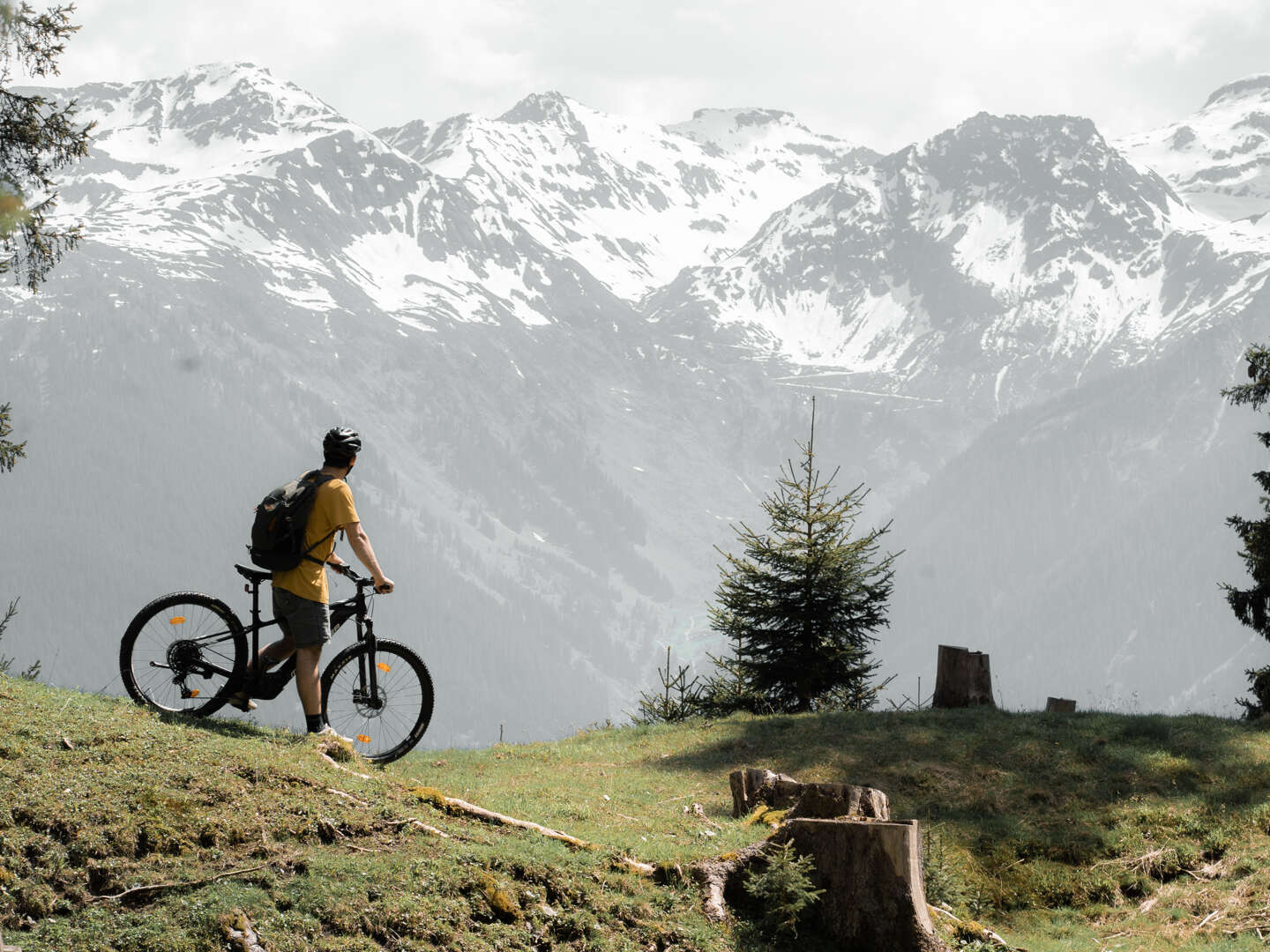 Wandern in den Bergen Montafons