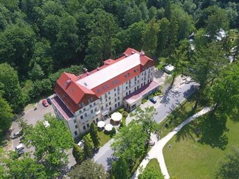 Ein unvergessliches Wochenende im SPA Hotel Dwor Elizy in der Nähe von Sky Bridge / 3 Tage									